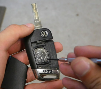 VW Golf Car Key Battery Replacement - Complete Expert Guide (Mk4 to Mk8)