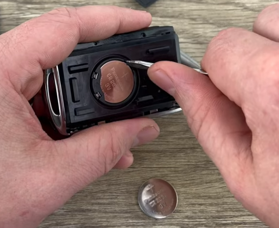 Mazda CX-5 key battery replacement